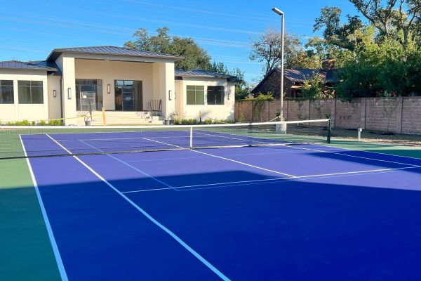 Tennis Court in The Heights by Aguilar Athletics